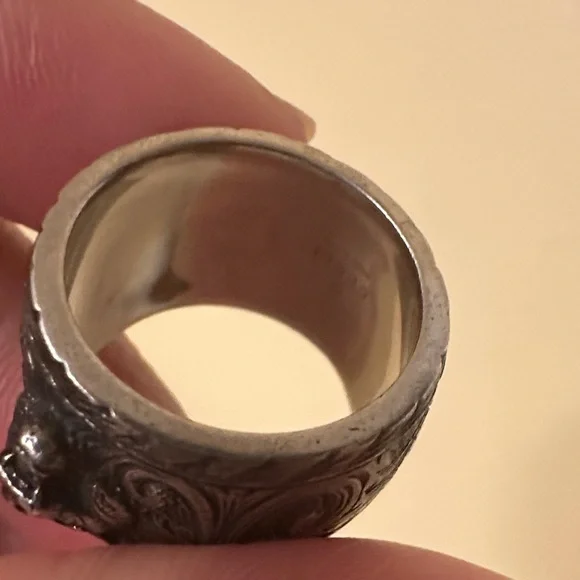 Gucci Silver Ornate Band - Picture 9 of 10